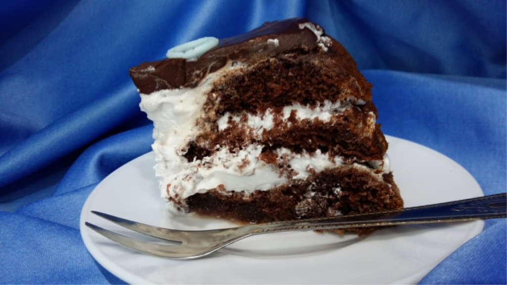 Торта с белтъчен крем и шоколадов ганаш-Стъпка-7705